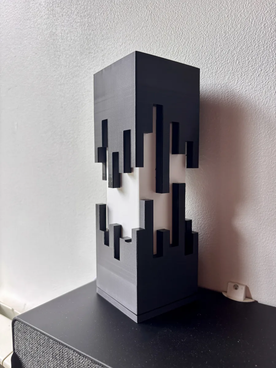 Lampe design style Minecraft Multicolor – Impression 3D PLA noir & blanc - photo 3